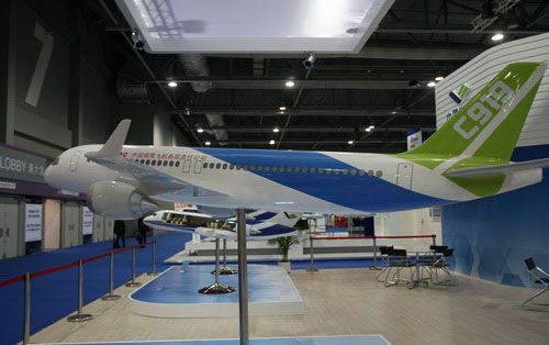 國產大客機外形樣機亮相 2016年交付使用(圖)