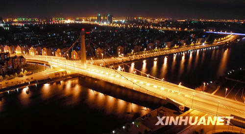 流光溢彩“不夜河”[組圖]