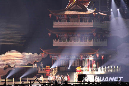 央視中秋晚會(huì)舞臺(tái)造景先睹為快[組圖]