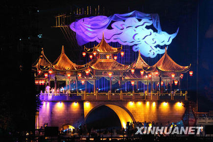 央視中秋晚會(huì)舞臺(tái)造景先睹為快[組圖]