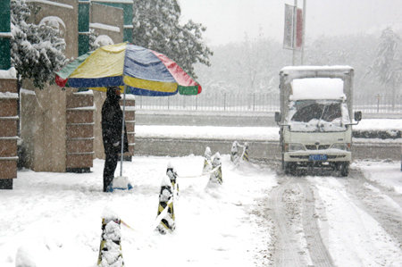 濟南迎來今冬首場大到暴雪（圖）
