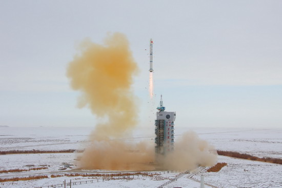中國在酒泉成功發射一顆空間實驗衛星(組圖)