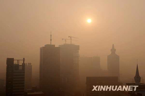中國部分地區出現濃霧天氣