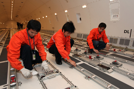 中國(guó)首架波音777貨機(jī)加盟南航