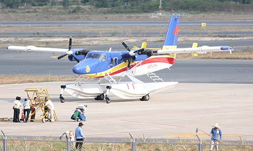 越南水上飛機載醫生、水性好戰士飛往可疑物區域